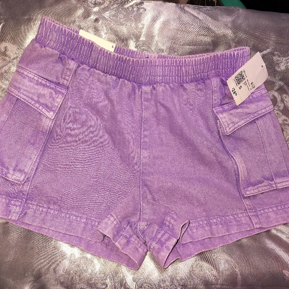 Forever 21 Purple Cargo Shorts with Rolled Hem - Picture 6 of 6